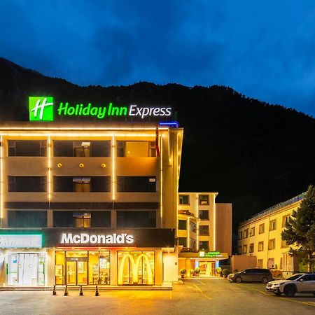 Holiday Inn Express Jiuzhaigou,Only 600 Meters To Jiuzhaigou Park By Ihg ภายนอก รูปภาพ