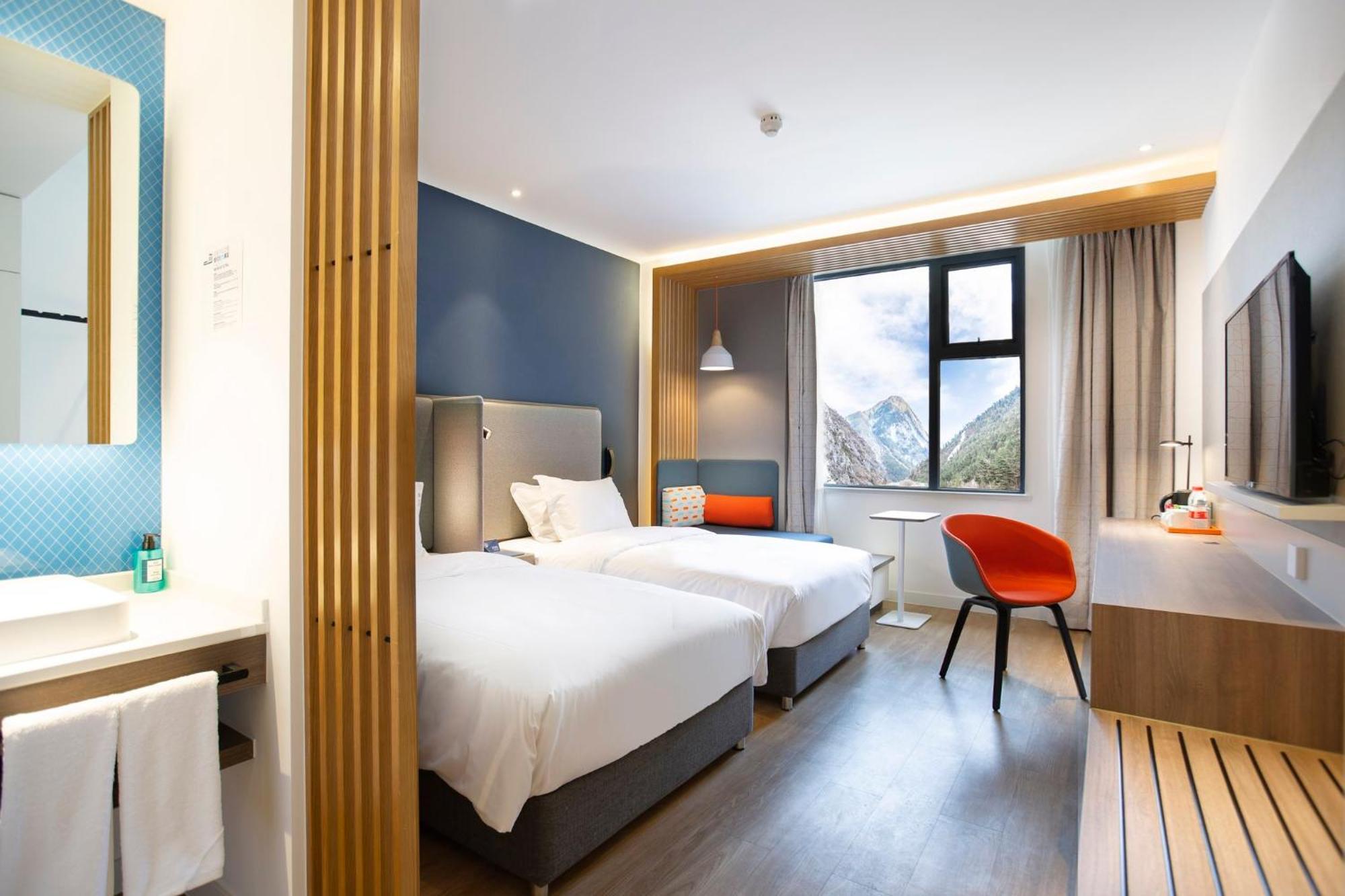 Holiday Inn Express Jiuzhaigou,Only 600 Meters To Jiuzhaigou Park By Ihg ภายนอก รูปภาพ